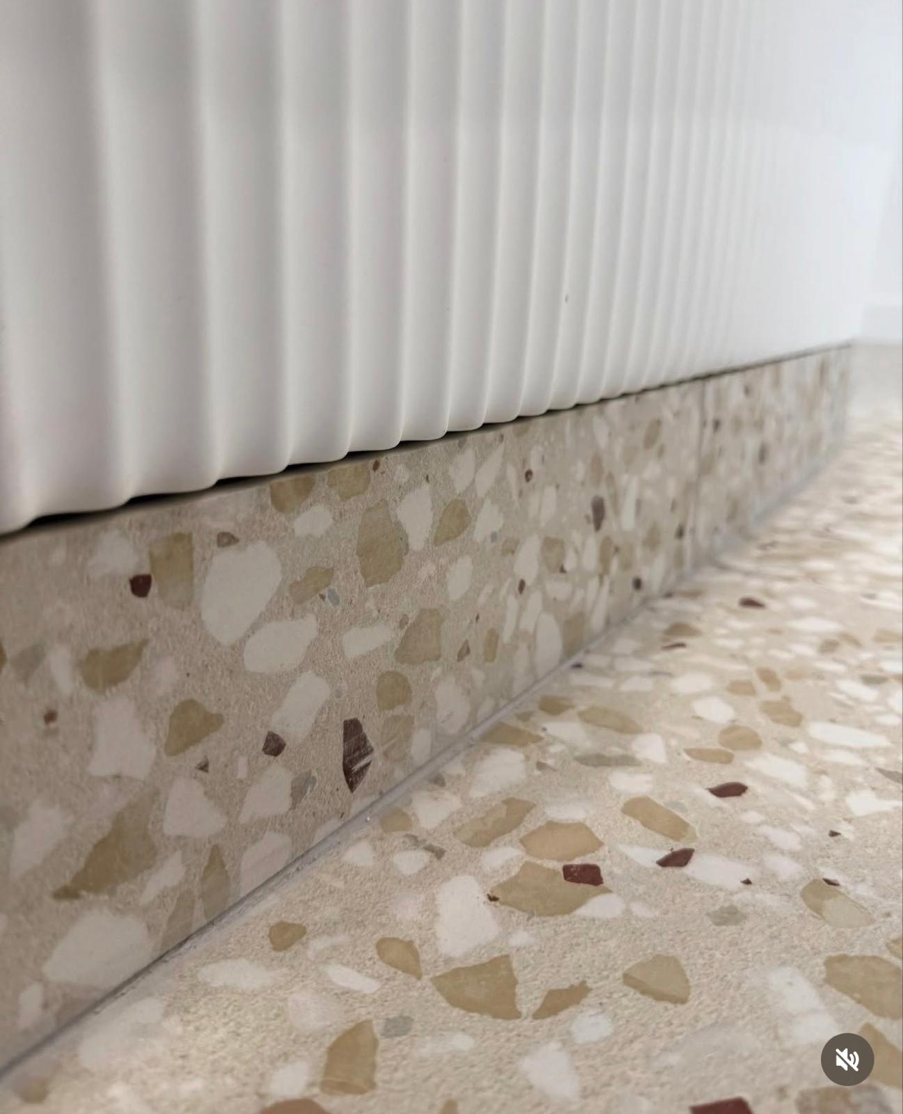 Sol terrazzo (granito) & plinthe assortie